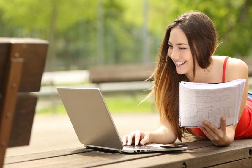 Az e-learning KRESZ-szel a legelfoglaltabb emberek is elsajátíthatják a vezetés elméleti tananyagát!